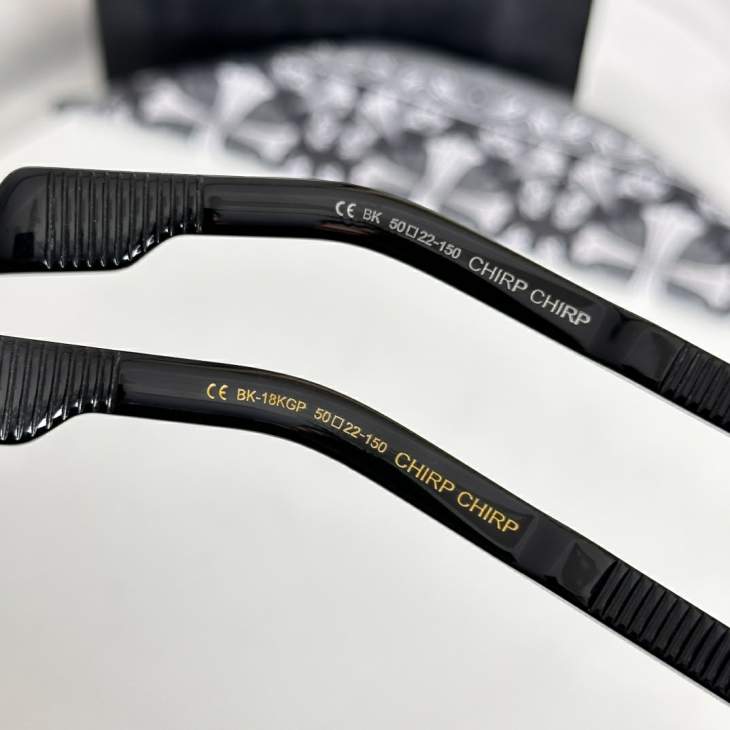 Picture of Chrome Hearts Sunglasses _SKUfw74808906fw